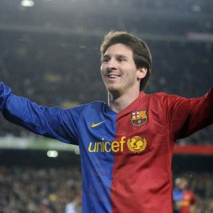 开云入口-跨界巅峰，Doinb的传奇对决与詹姆斯40分钟雄鹿激战的关键助攻，破界之役，电竞传奇Doinb与篮球巨星詹姆斯的王者对决